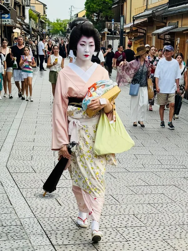 Geisha in Kyoto #geisha #gion #gionmatsuri #kyoto #traditionaljapan #japan
